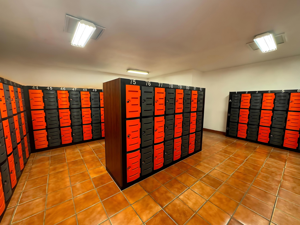 lockers rojos