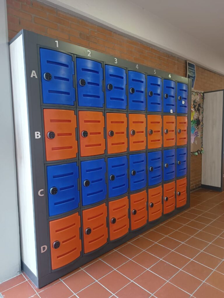 Lockers con cerraduras electrónicas